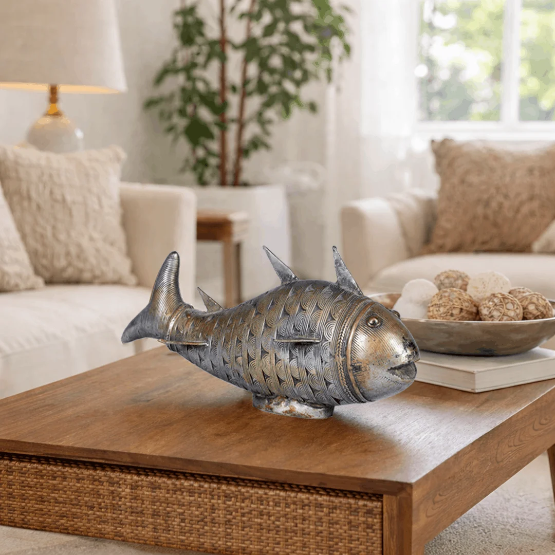 DJ028 Sculpted Fish Figurine - Image 1