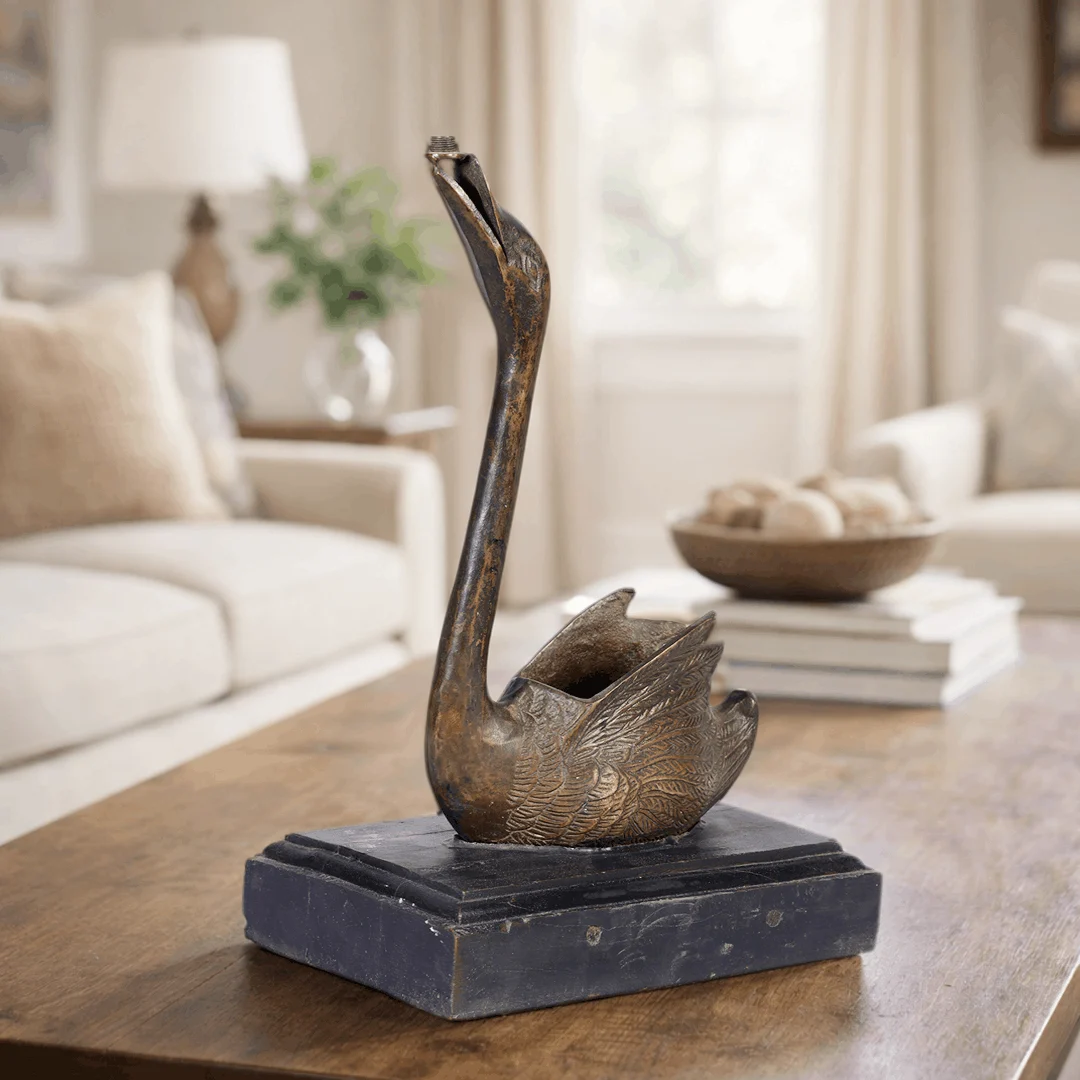 DJ032 Swan-Shaped Vessel - Image 1