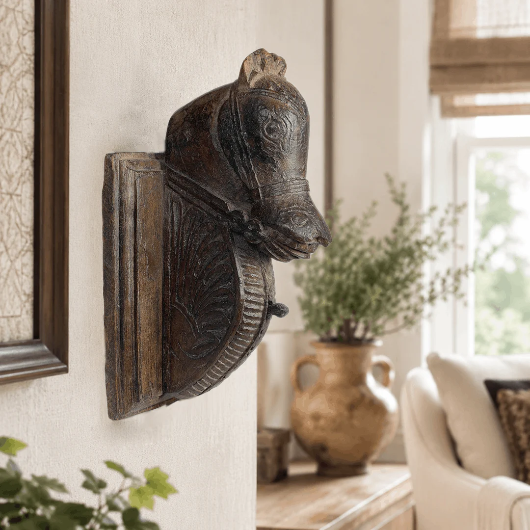 DJ088 Carved Horse Head Wall Bracket - Image 1