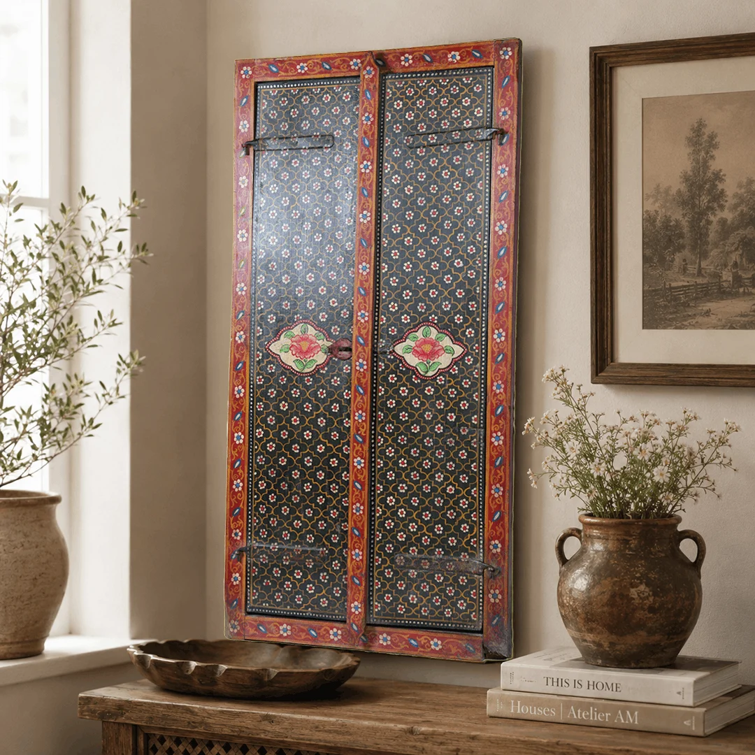 DJ144 Painted Shutter Hanging - Image 1